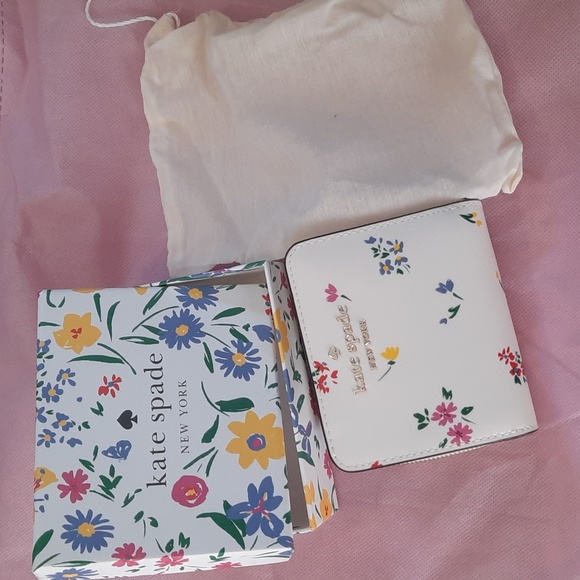 kate spade Handbags - Nib Kate Spade wallet
